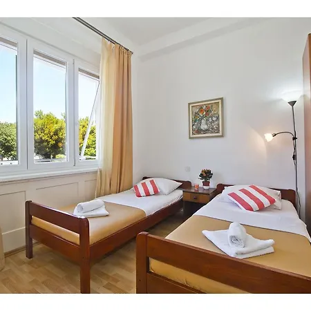 Emanuel Apartman